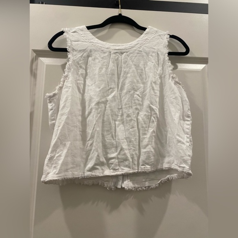 Frayed Hem Button Back Tank Top